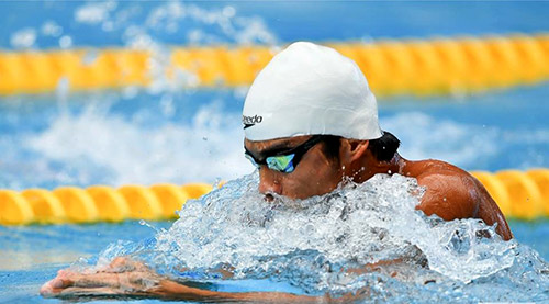 Best national thai swimmer Jiraphat in the competition pool