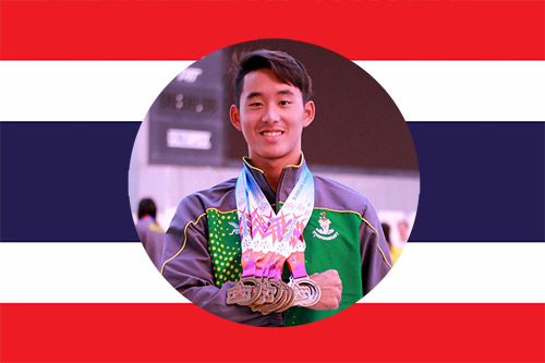 Best national swimmer Raviporn with medals